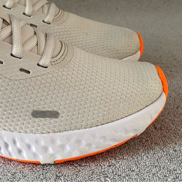 Nike Shoes Womens 9.5 White Revolution 5 Running Athletic Sneakers BQ3207-007 - Picture 2 of 11